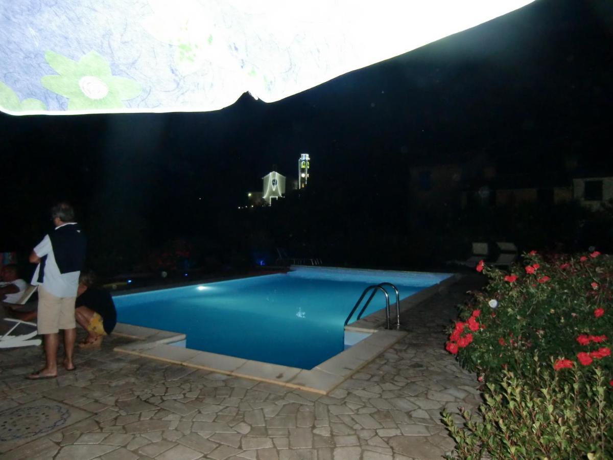 Cassanesi B&B Le Rondini מראה חיצוני תמונה